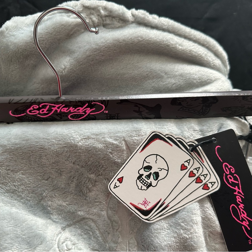 Ed Hardy Gray Plush Blanket with Skull Design - Picture 2 of 4